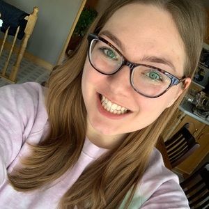 Meet your Posher, April